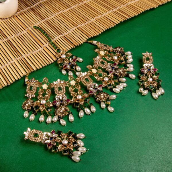 Emerald Traditional Bridal Set - BR07 - Image 4
