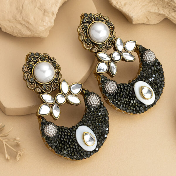Earring - Kundan Pearl Chandbali
