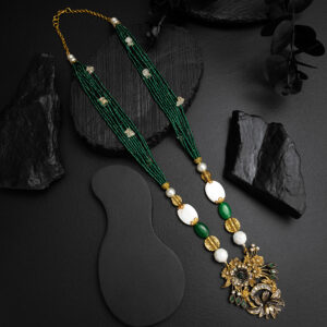 Antique Emerald Pendant Mala